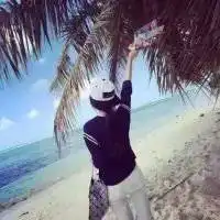 头像女背影带帽子清新微信头像图片大全
