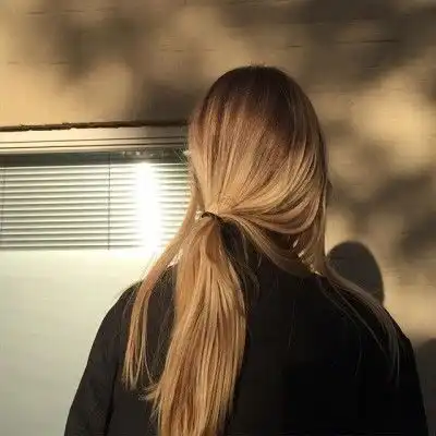 ins超级干净的女生头像