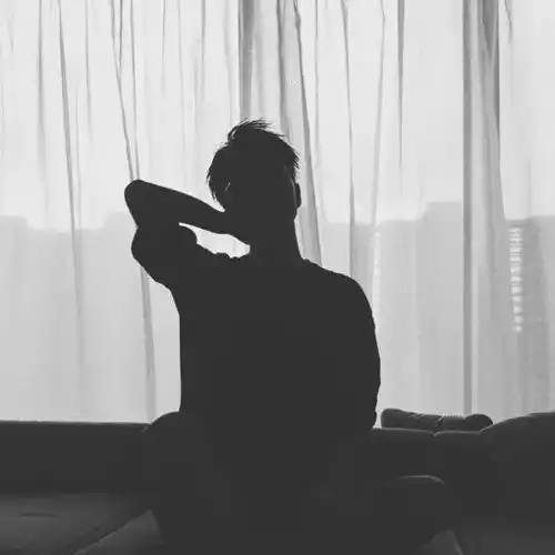 动漫男头我好像只能袖手旁观的看着你喜欢上别人