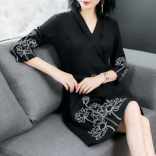 女人丰腴才好看新出的几款秋装,上班女人出一个比一个美嫩
