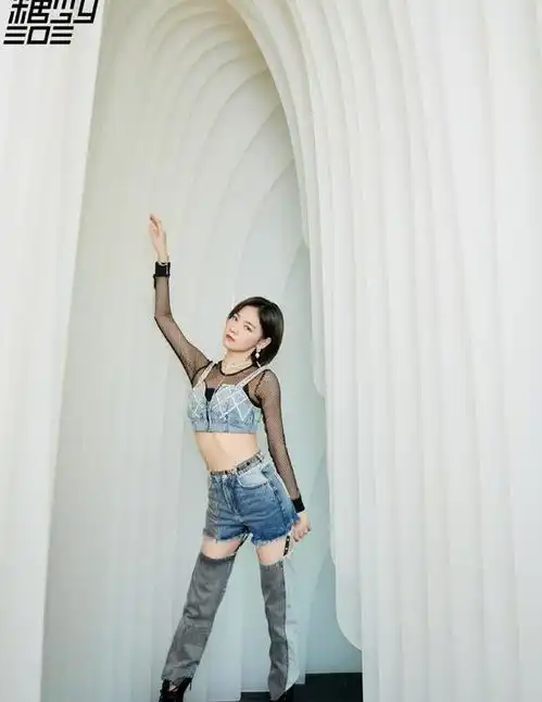 the9对标硬糖少女303,暗黑风vs牛仔女团,谁的造型更出众