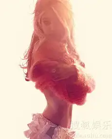 超模gigi变复古女郎眼神魅惑秀性感