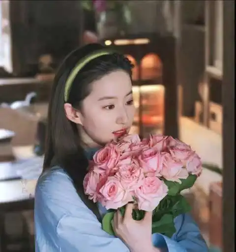 美女头像霸气侧颜豪门千