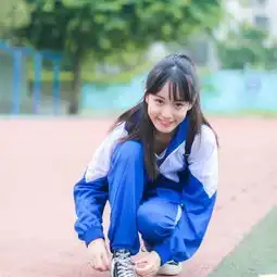 00后女生校服照走红,被赞穿校服最好看的校花