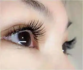 闹市里藏着一家小清新美甲店给你指尖的少女精致感