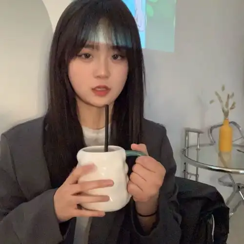 女生头像很多事猝不及防就变成大梦一场好像从来没有过