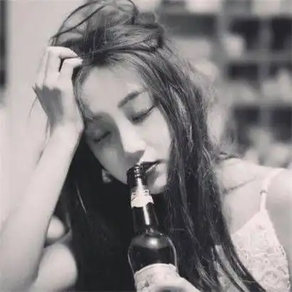 2020颓废黑白伤感孤独的高清女头像图片大全
