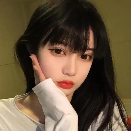 女生不想脸蛋越来越大这3个动作趁早改,好好呵护娇嫩小脸