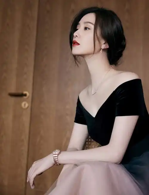 刘诗诗与陈妍希同框,素颜下的两大美女,一点也看不到岁月的痕迹