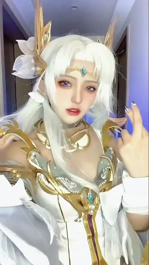 你见过真人版王者荣耀嘛肤白貌美大长腿的阿离
