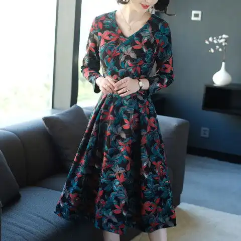 遇上春天的你,穿出淑女范连衣裙