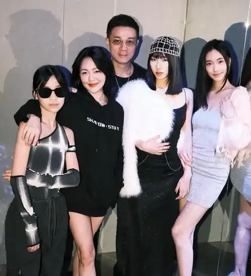 小s曝大女儿另类择偶标准,要求男方坏坏的有刺青,还要会打架