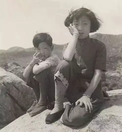 德裔女摄影师带你坐上时光机器,穿越回80年前的荣成石岛