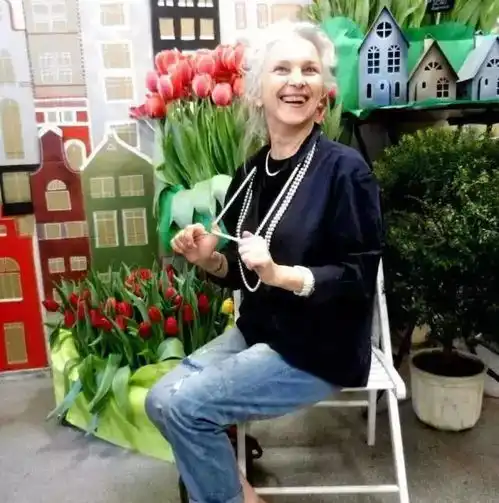 她美得像16岁,却是3个孙子的奶奶,精致才是女人最高级的性感