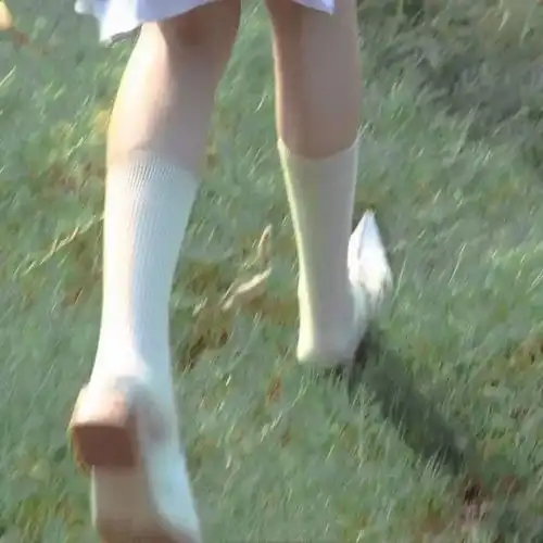 头像成年人的崩溃藏在仅自己可见里