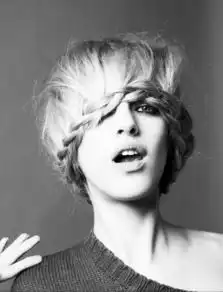 qq头像女生欧美短发qq皮