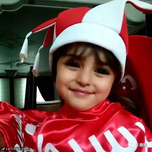 全世界最美女孩爸爸辞职当保镖