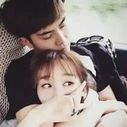 10句撩汉专用的情话想不想试试我草莓味的新唇膏