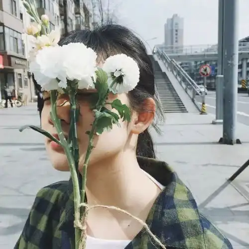 欧美头像女背着包大葱