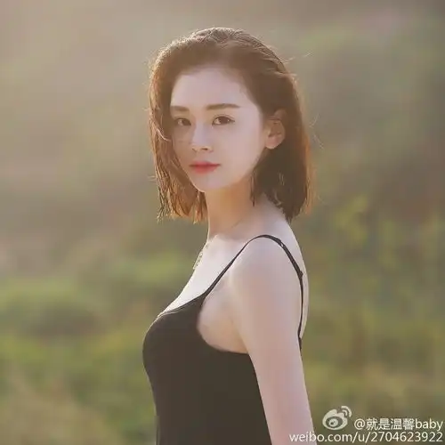 组图北影小仙女晒清新写真灵动可爱秀长腿