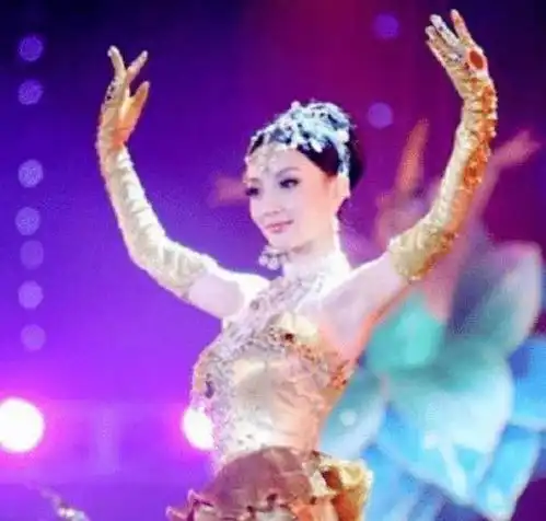 抱怨甜馨拖后腿李小璐回怼误解,贾乃亮跟小朋友合影变脸