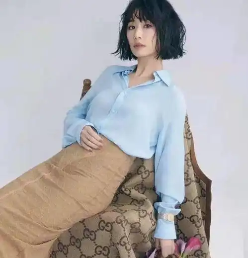 林心如最新大片曝光,风格大变,塑形衣加剪刀切短发