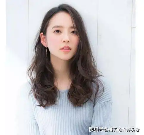 15款慵懒风的女生卷发,时尚又有气质,谁会不喜欢呢