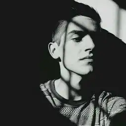 欧美头像高级感黑白男