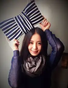 北影艺考最惊艳军大衣妹子清丽酷似黄圣依