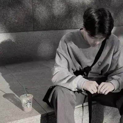 2022最火男头像孤独图片