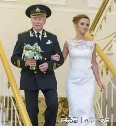 81岁科拉斯科娶24岁女学生,3年后离婚,只因女方不愿为他生孩子