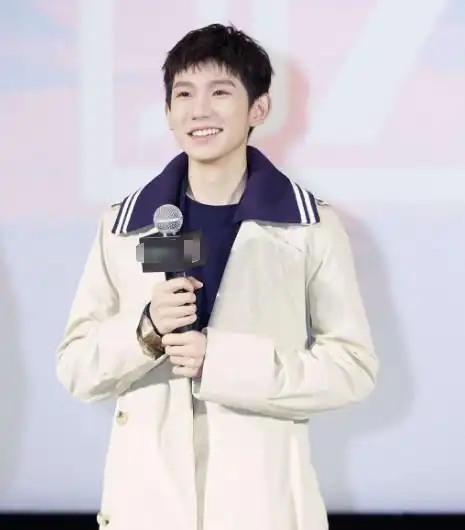 因没谈过恋爱,王源和女生体验一个月恋爱感觉,结果让人哭笑不得