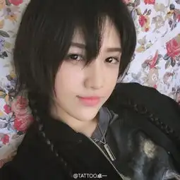 65图美女纹身师走红高颜值撞脸吴亦凡范晓萱高清