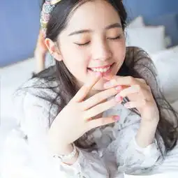 两张相似的qq闺蜜头像一对话说多了就是打自己的脸.