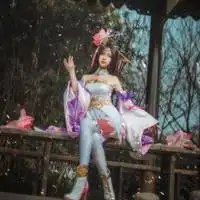 漏肩膀头像女生貂蝉