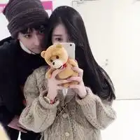 qq唯美情侣恩爱头像一对我想知道你说的爱我
