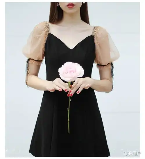 大学女生需要拥有一条小黑裙么有什么推荐