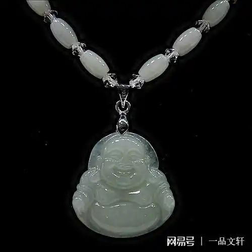 和田白玉牌子搭配指南如何选择最适合的链子以突显其美感
