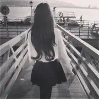 女人伤感黑白背影头像情