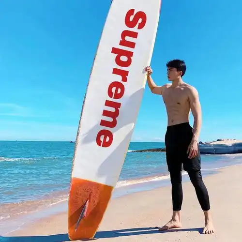 全网冲浪肌肉型男大比拼一水泳裤腱子肉小狼狗,太a了