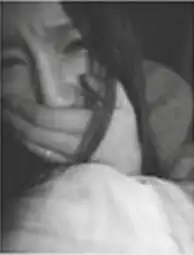 非主流女生遮脸在哭的头像