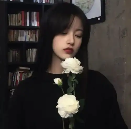 一看就很悲伤的女生头像