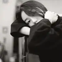 qq头像女生霸气手机控背