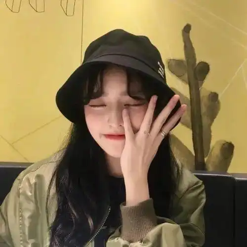 女生头像阳光干净正面光