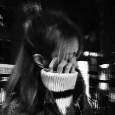 黑暗头像女生真人霸气暗