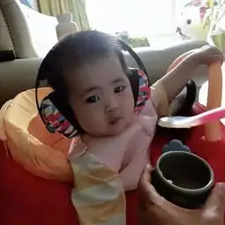 可爱小女孩头像大眼睛父