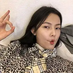 lv秀场上唯一的中国超模,竟是个00后小女生酷到让人挪不开眼
