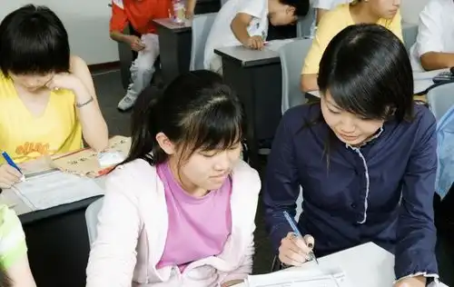 初中女生自认仙气飘飘的4个行为,其实很幼稚,男生不忍直视