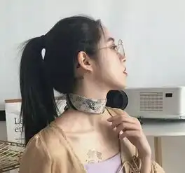 长发气质美女头像豁嘴