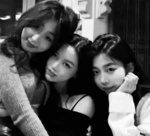 黑白女生头像头像图片明